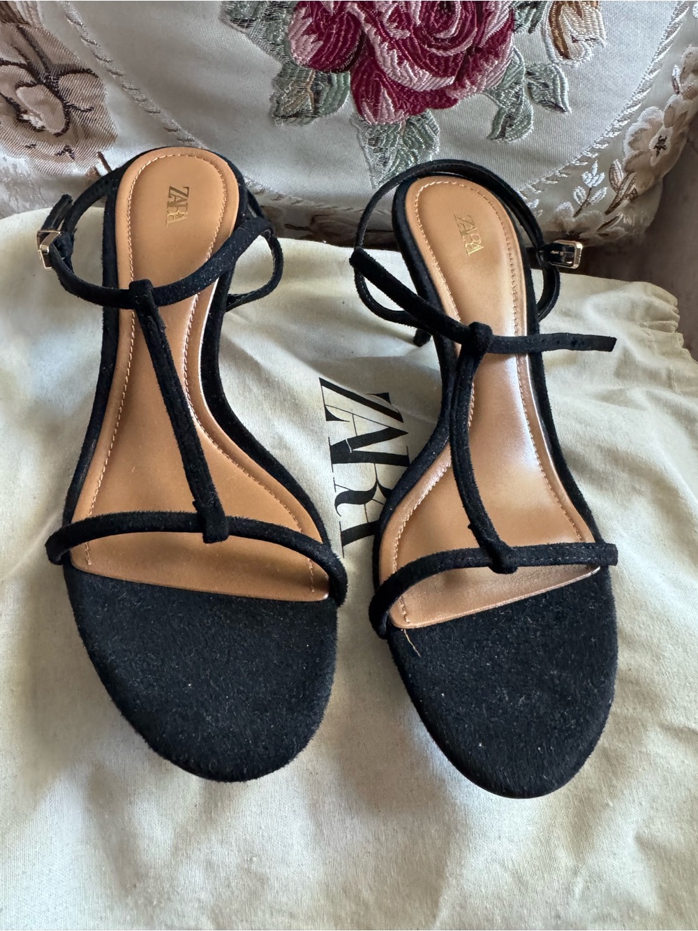 Zara Black Suede T-Strap Heeled Sandals